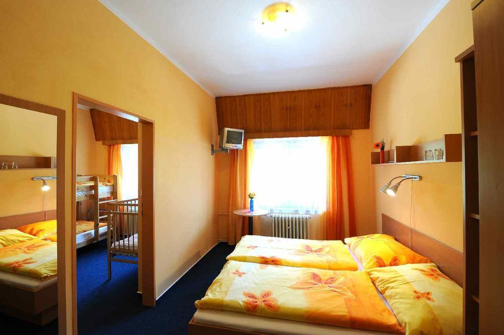 Relax Hotel Bara Бенецко Номер фото